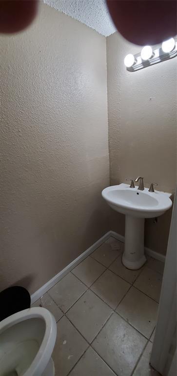 Building Photo - 5664 Birchmont Dr