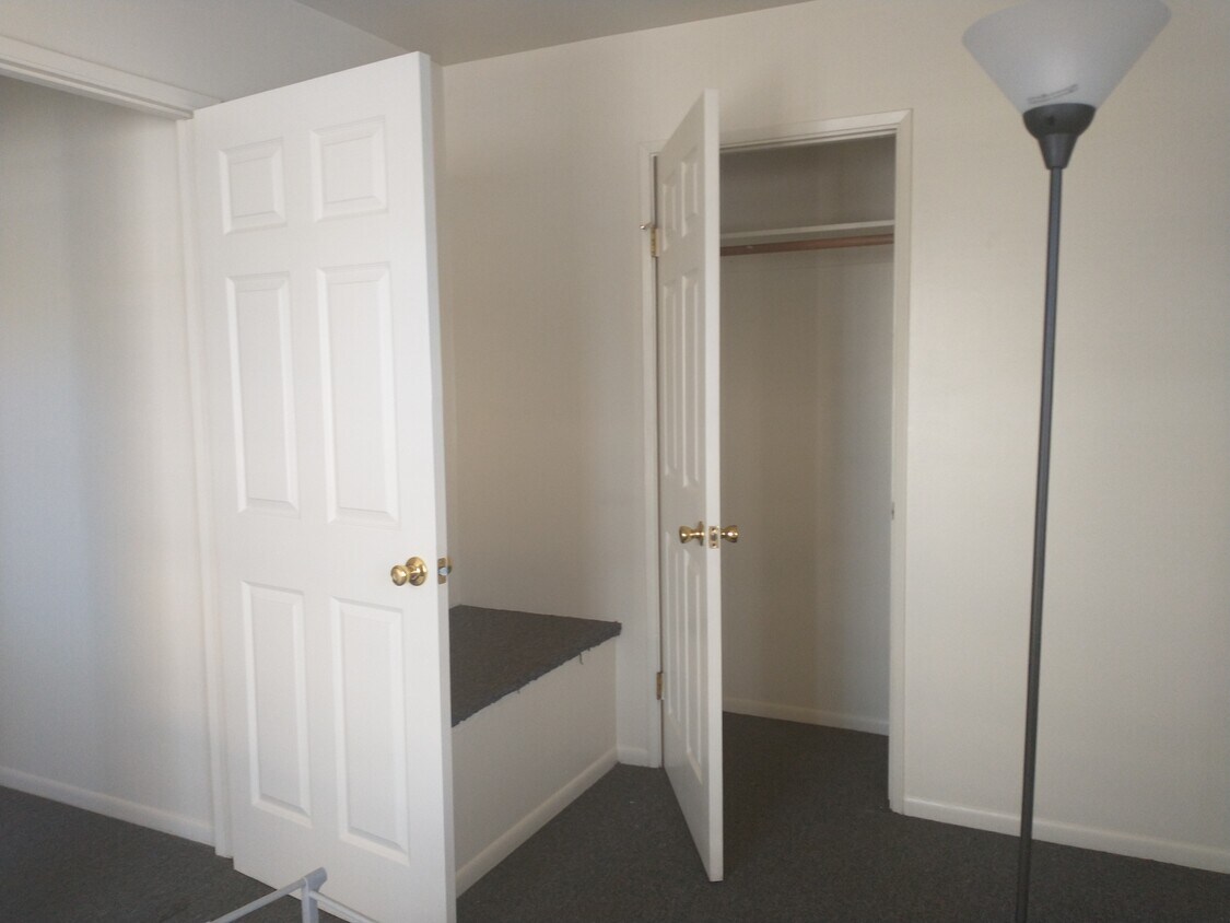 Primary Photo - 1329 W 29th St