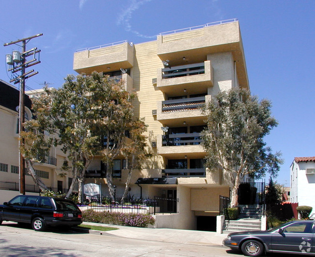 Building Photo - Amherst Apartments