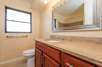 Building Photo - 126 SW 48th Terrace