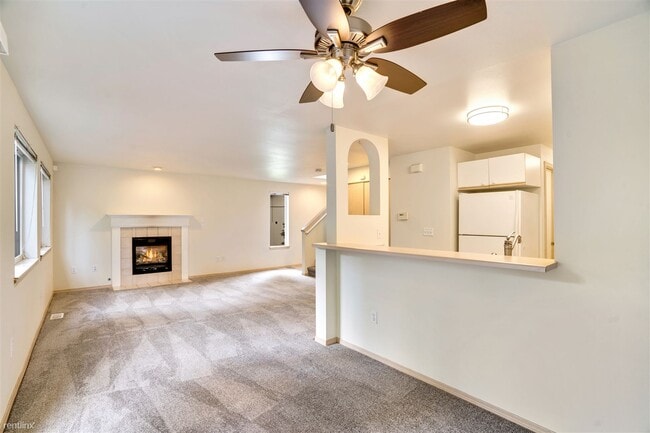 Building Photo - 3 br, 2.5 bath Duplex - 12611 119th Street...