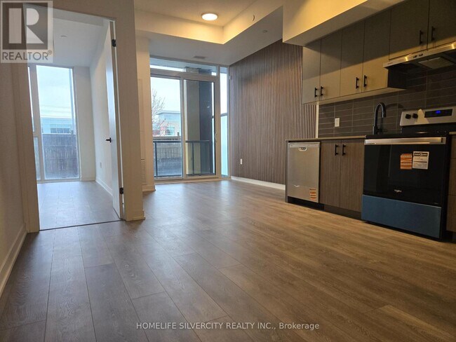 Photo du bâtiment - 4878 Powers Cmn