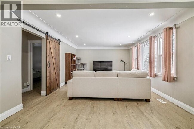 Building Photo - 177 Allenby Ave