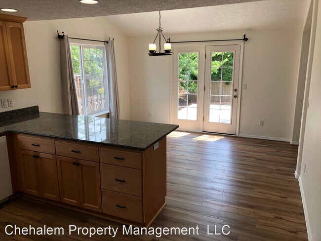 Foto del edificio - 3 br, 2 bath House - 2366 SW Barbara St.