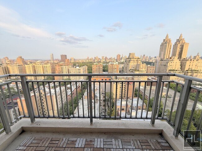 Foto del edificio - 1 bed 1 bath with dinning area , Washer and dryer - WEST 93 STREET
