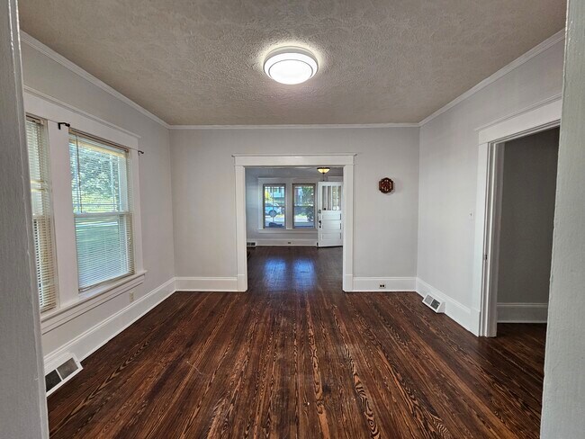 Foto del edificio - 920 N Church St