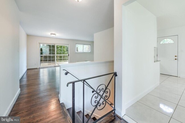 Building Photo - 7815 Bristow Dr