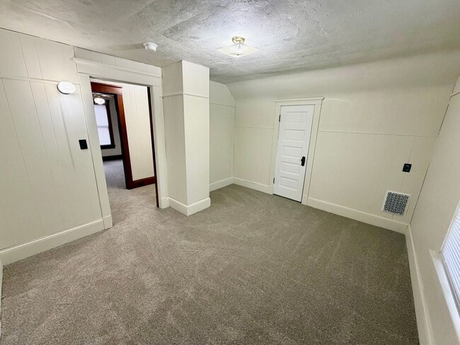 Foto del edificio - 311 E Beecher St