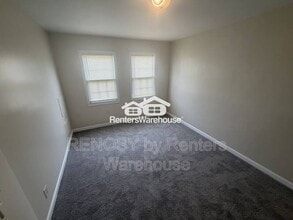 Building Photo - 2067 Larkhall Rd