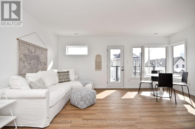 Photo du bâtiment - 220-220 Lebreton St N