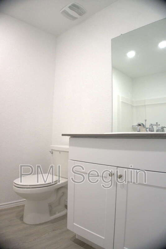 Foto del edificio - 809 Riviera Ct