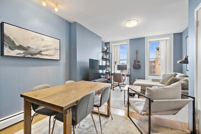 Building Photo - 935 Park Ave