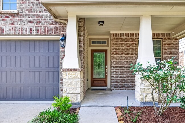 Building Photo - 24527 Royal Pike Dr