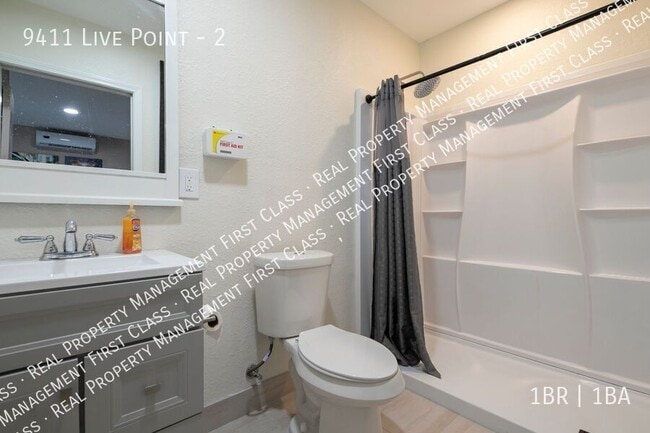 Building Photo - 9411 Live Point