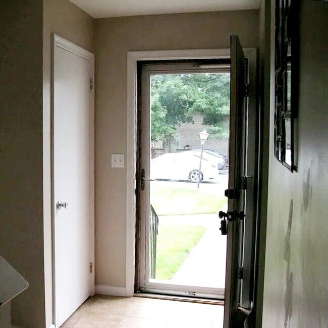 5 Pequot Ct, Cromwell, CT 06416 Townhome Rentals in Cromwell CT