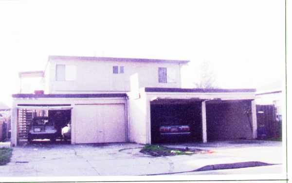 Building Photo - 143 5th St