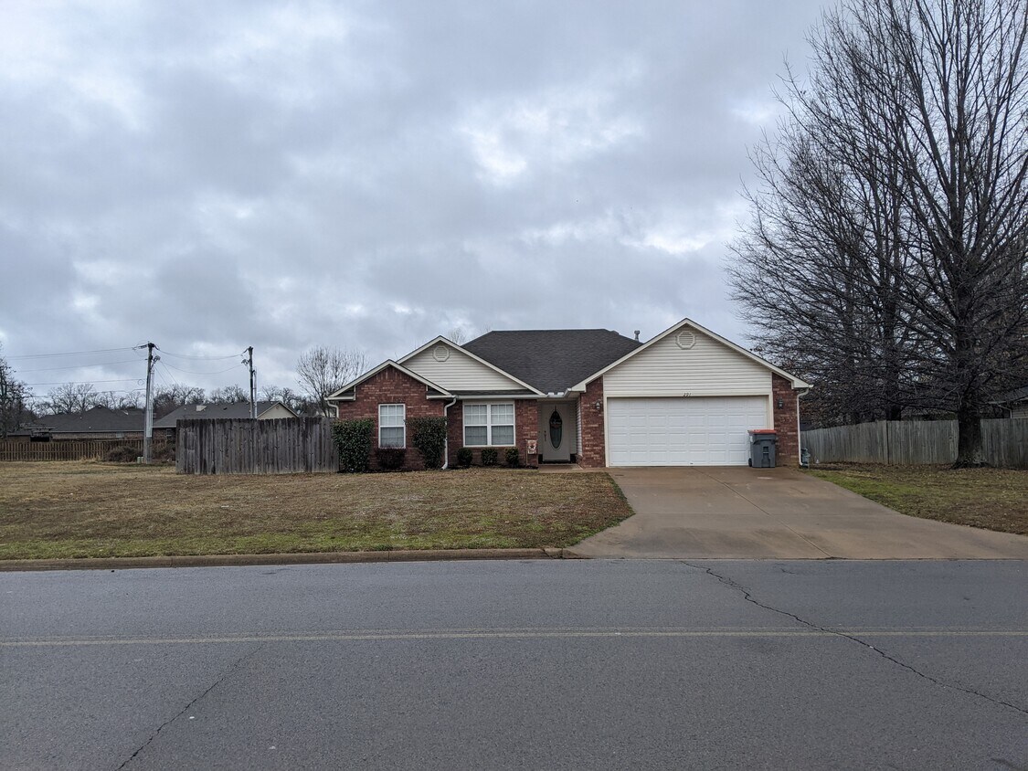 Primary Photo - 291 Ridgecrest Dr