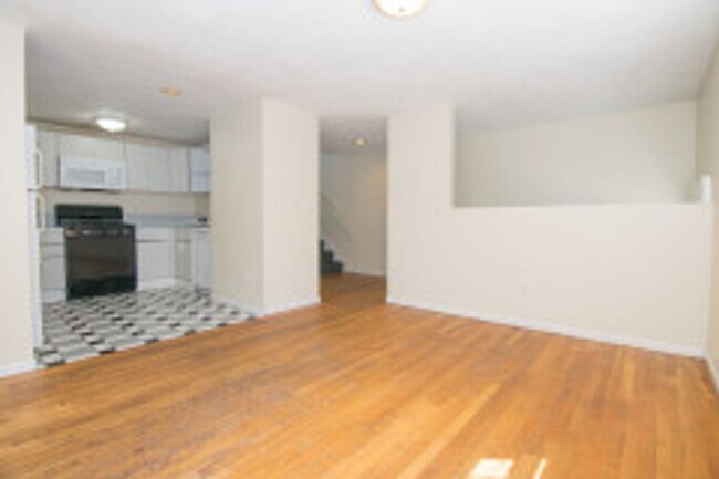 Foto del edificio - 5 BED 3 BAYH IN ALLSTON