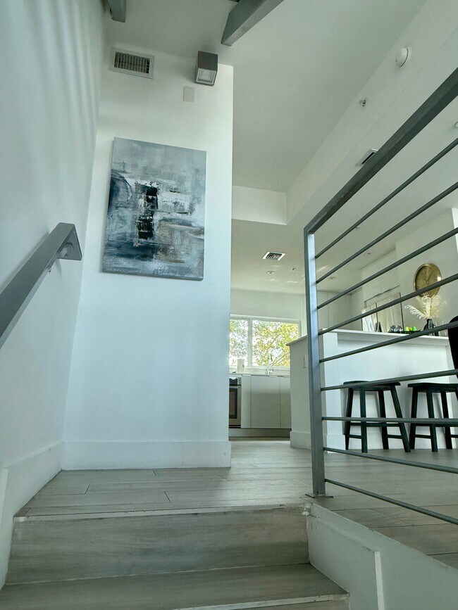 Foto del edificio - 8143 Harding Ave