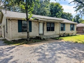 Building Photo - 721 Richards Rd
