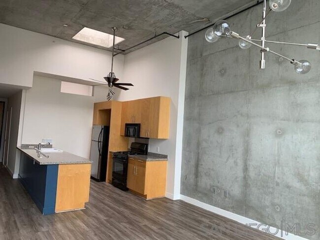 Foto del edificio - Beautiful East Village Top Floor Loft