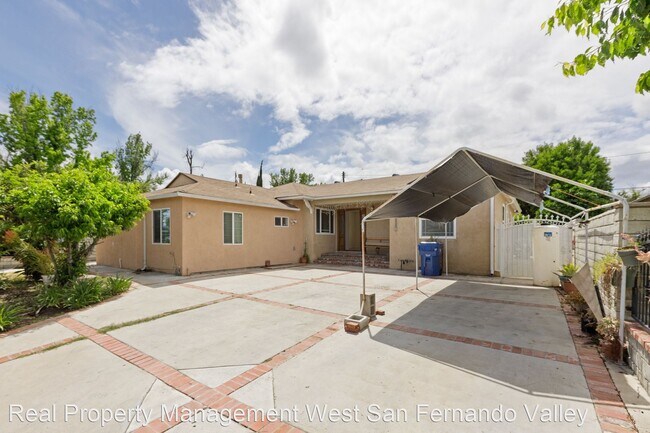 Foto del edificio - 3 br, 1.5 bath House - 6639 Melvin Ave