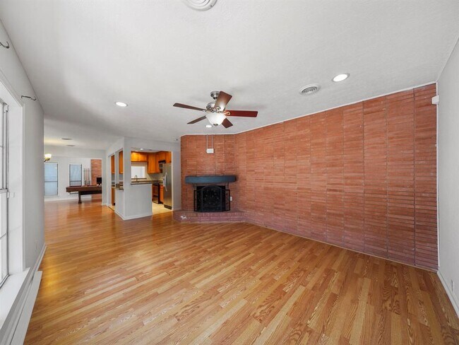 Foto del edificio - 6 Maple Ln