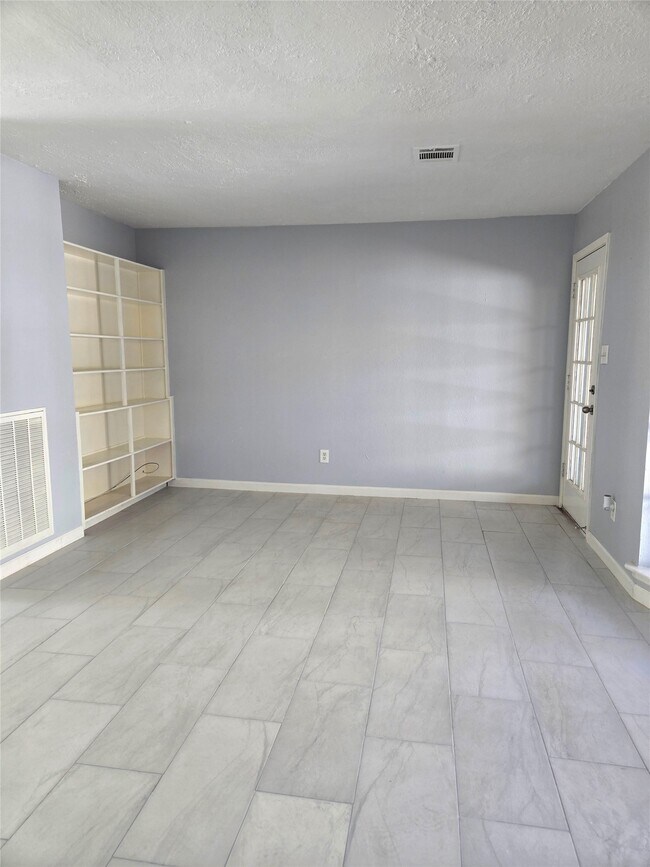 Foto del edificio - 1525 Ramada Dr