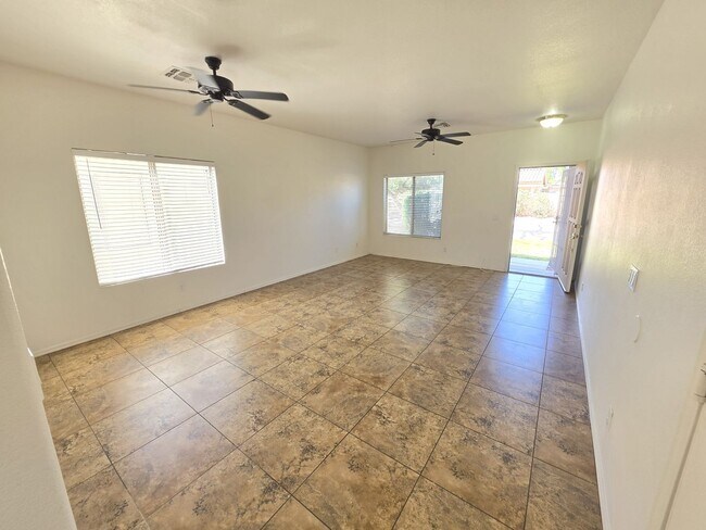 Building Photo - 30469 N Plantation Dr