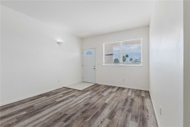 Foto del edificio - 5612 Rose Garden Rd