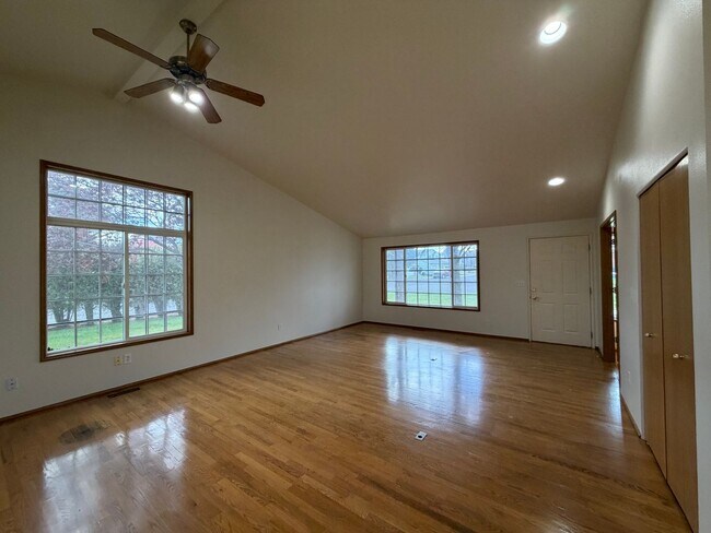 Foto del edificio - One Level, Golf Course Living- 3 bed + office, 2 bath