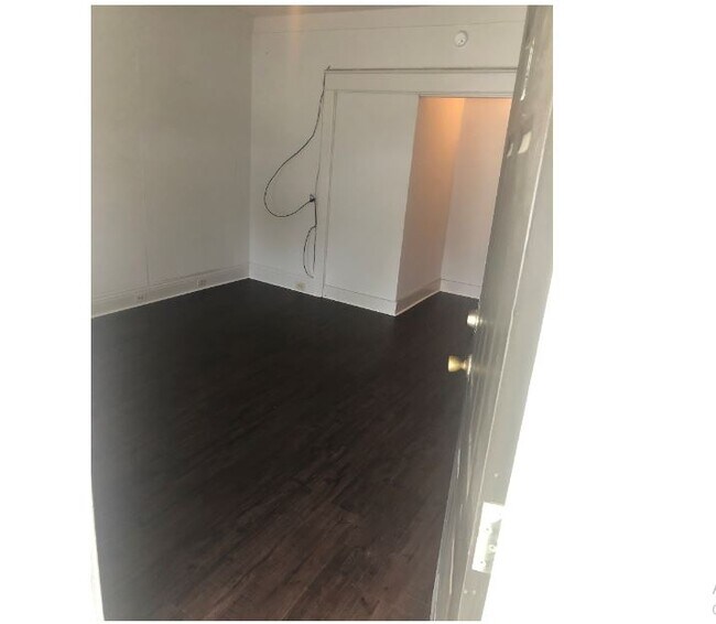 Entrance - 530 Euclid Ave