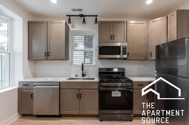 Photo - 2943 N Gresham Ave (Chicago, IL) Apartment