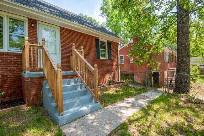 Foto del edificio - 238 Old Lynchburg Rd