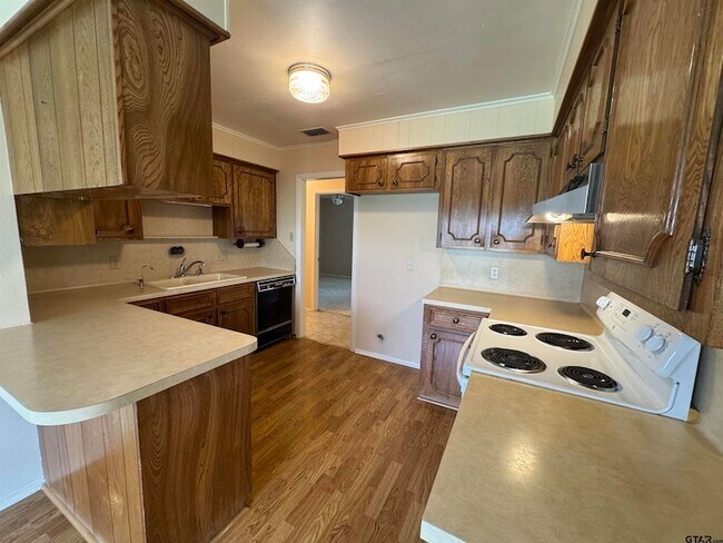 Building Photo - 1311 Larkspur Ln