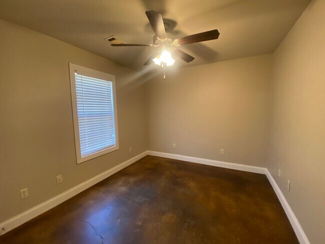 Building Photo - 3812 Griffin St
