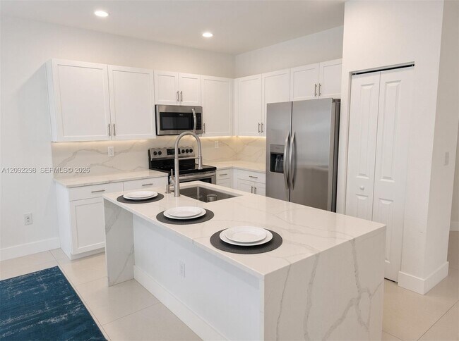 Foto del edificio - 796 NE 208th Terrace