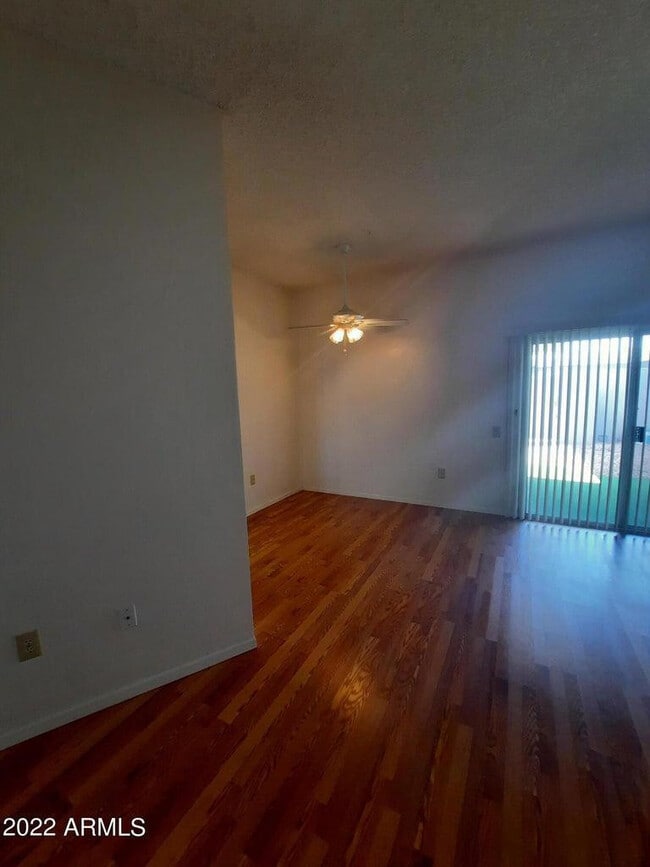 Foto del edificio - 16859 N 103rd Ave