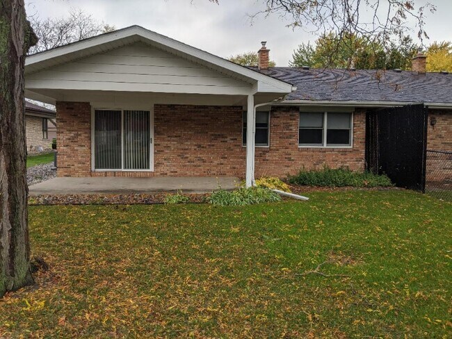 Foto del edificio - 298 Cranbrook Dr