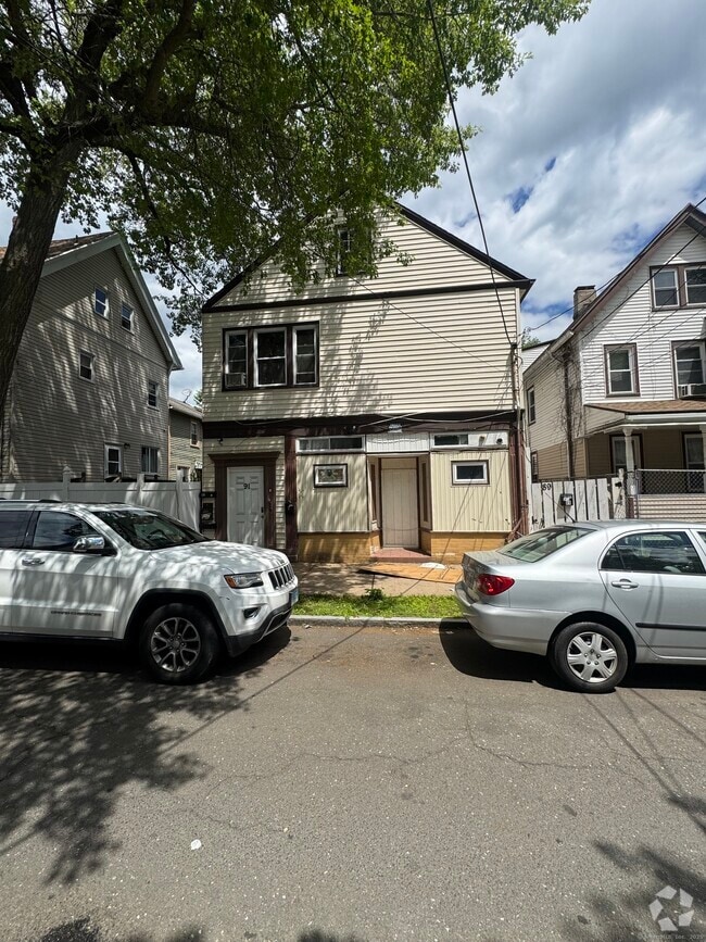 Building Photo - 89 Hurlburt St