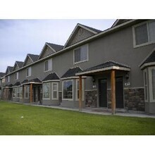 Building Photo - 615 Trejo