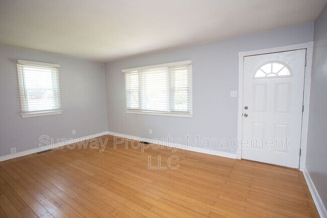 Building Photo - 440 9th Ave