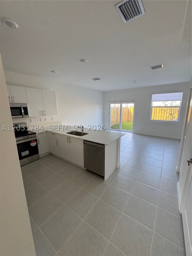 Foto del edificio - 2655 SE 28th Dr