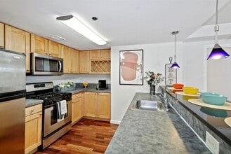 Building Photo - 700 1st St