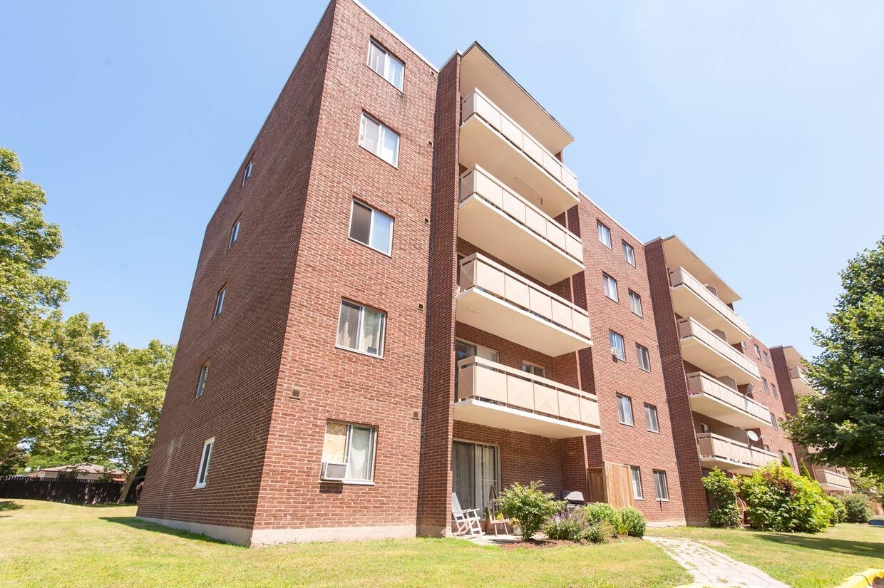Primary Photo - Heritage Place Apartments