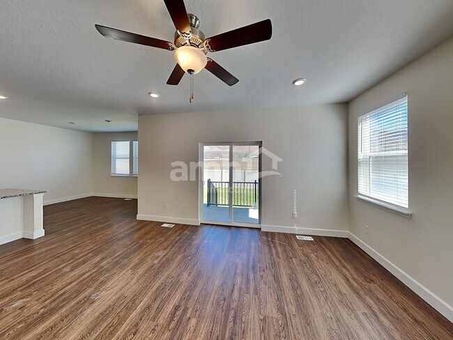 Foto del edificio - 4428 Poplar St