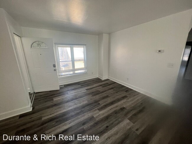 Foto del edificio - 3 br, 1 bath House - 5432 23rd Ave Upper