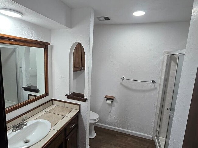 Foto del edificio - 8912 N Markwell Ave