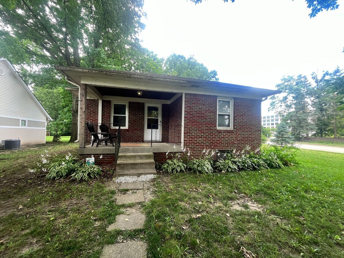 Foto principal - 565 E 96th St