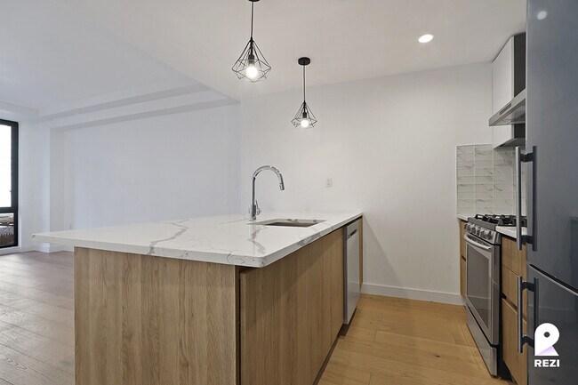 Building Photo - 148-37 88th Ave